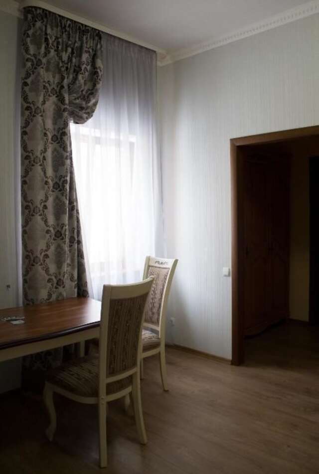 Отель Арт-готель 